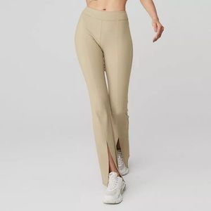 New nwt Alo yoga sports split flare pants